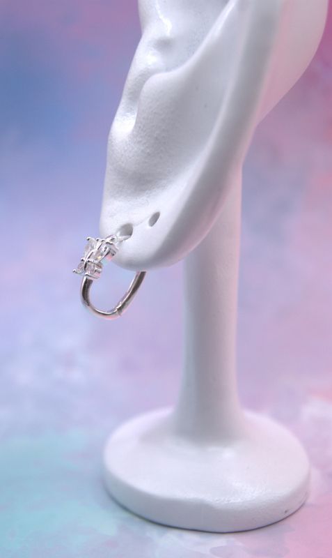 Crystal Butterfly Huggie Øredobber