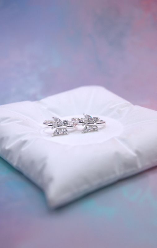 Crystal Butterfly Huggie Øredobber